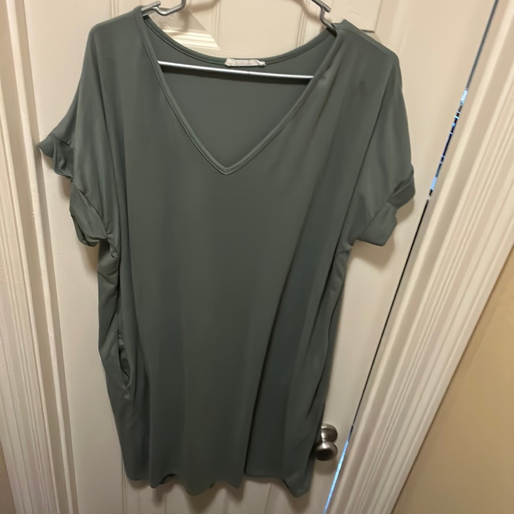 Green dress with pockets
